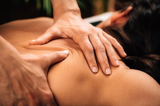 Aurum Luxe Spa luxurious treatment room